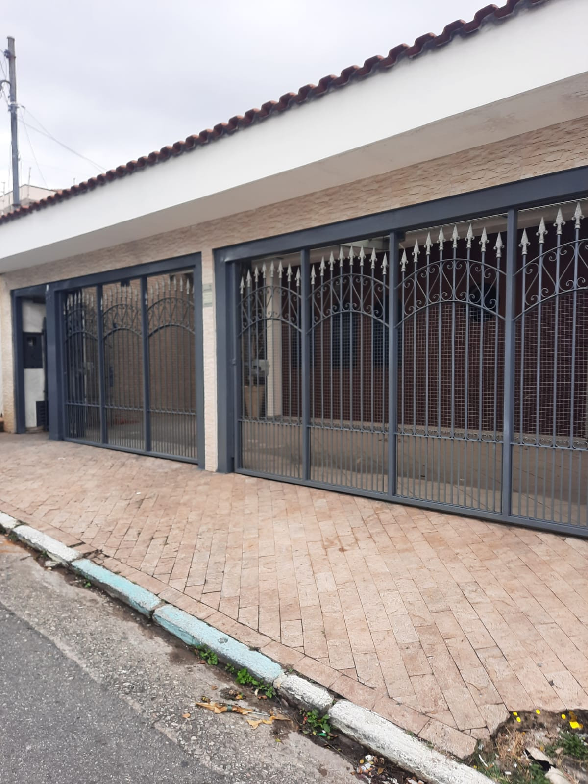 Instalação de motor de portão automático